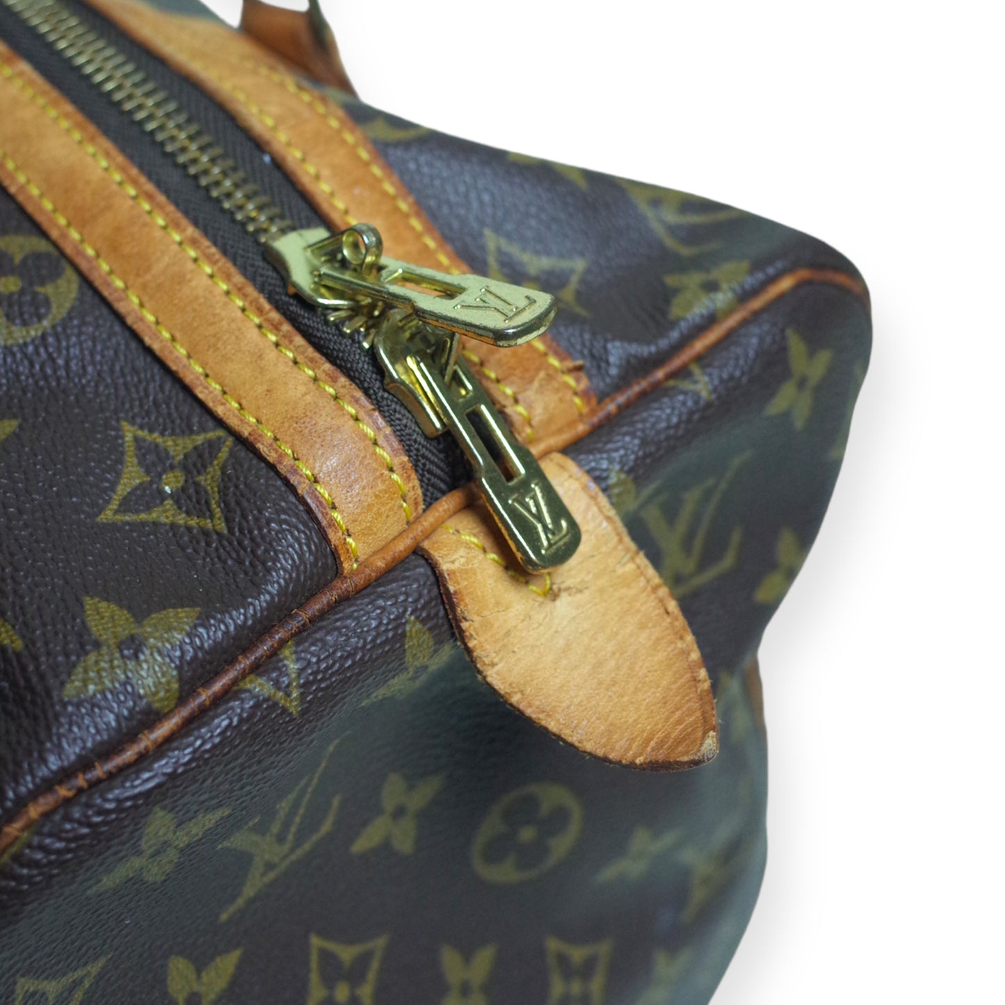 LOUIS VUITTON TRAVEL DUFFLE BAG