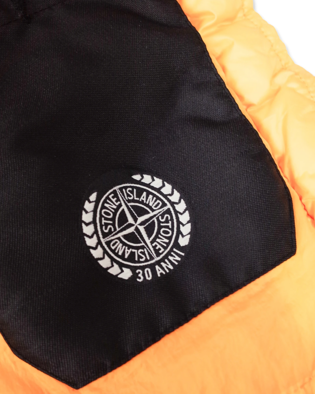 DOWN VEST
